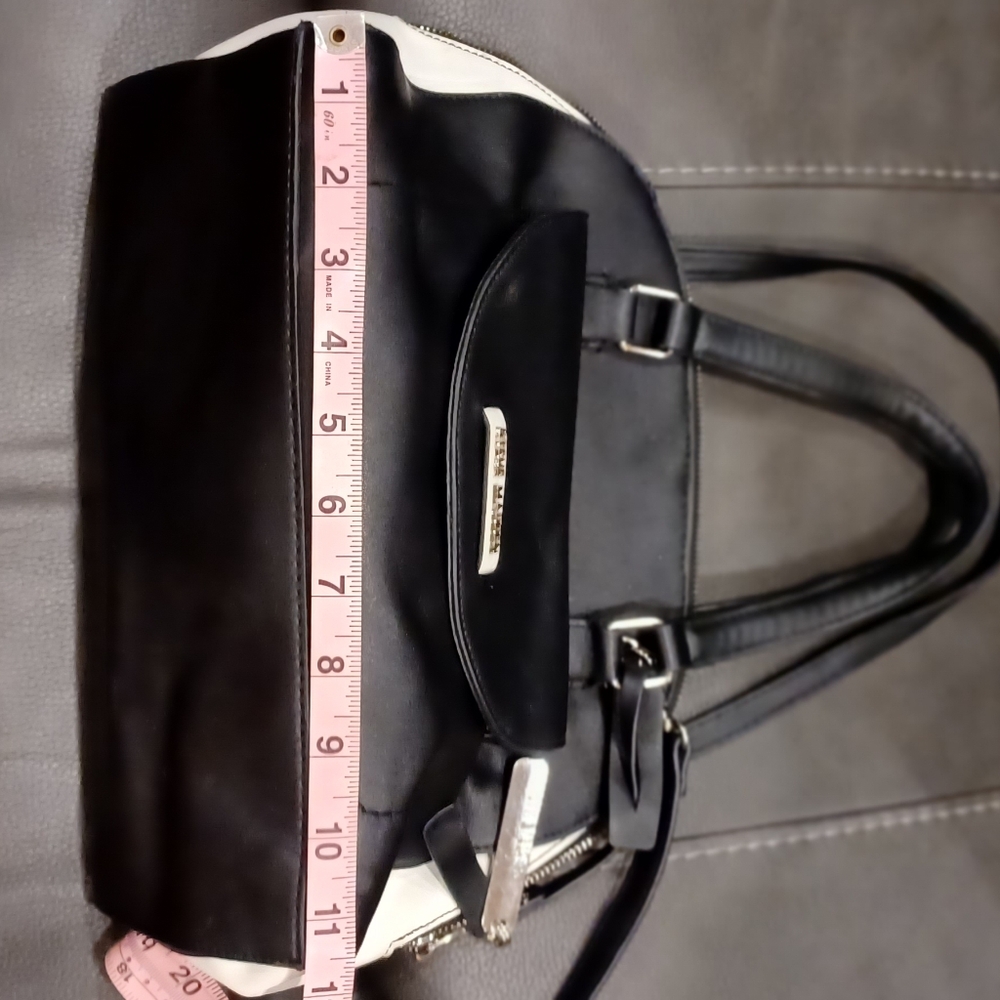 π£ππ 2 Purses/$15 πππ£ Steve Madden Black and White Purse - Picture 9 of 12